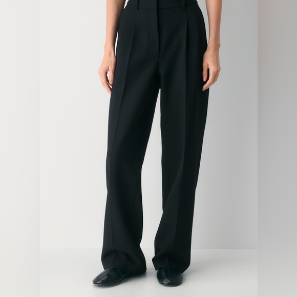 Aritzia Pants - Aritzia Wilfred Effortless Pant (Re)ssential Black Size 8